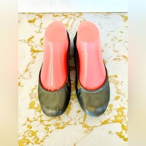 🔥🔥FINAL CLEARENACE 🔥🔥 TIEKS Gray Leather Women’s Flats
